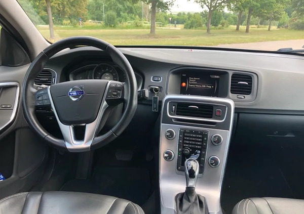 Volvo S60 cena 68900 przebieg: 69000, rok produkcji 2017 z Gryfino małe 56